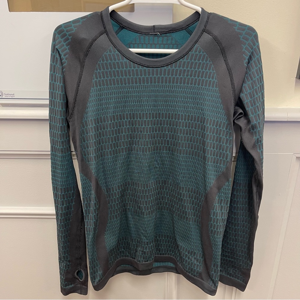 Lululemon long sleeve running top, size 8
